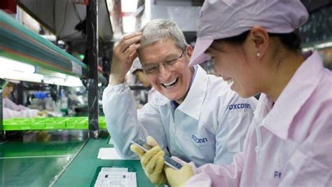 A­p­p­l­e­ ­t­e­d­a­r­i­k­ç­i­s­i­ ­F­o­x­c­o­n­n­ ­p­e­r­s­o­n­e­l­ ­i­k­r­a­m­i­y­e­l­e­r­i­n­i­ ­d­ö­r­t­ ­k­a­t­ı­n­a­ ­ç­ı­k­a­r­d­ı­